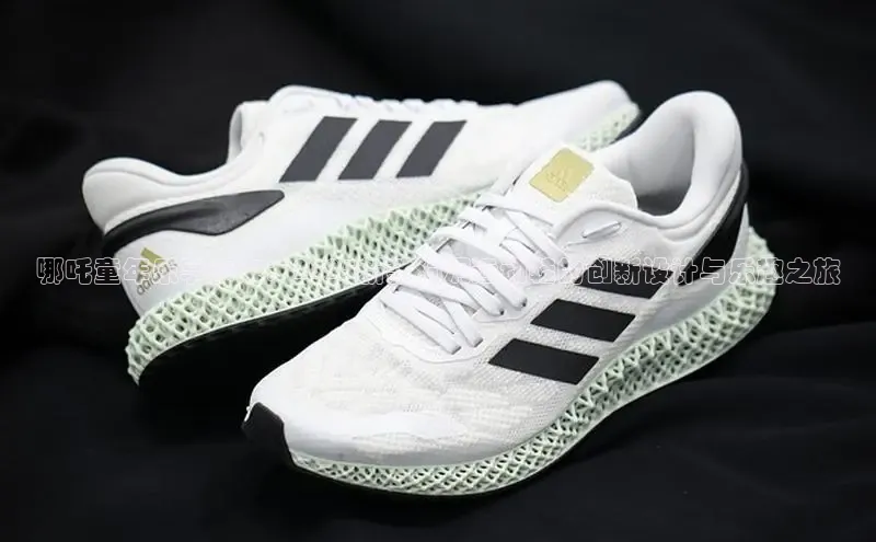 哪吒童年乐享未来：2025新款洞洞运动鞋的创新设计与乐趣之旅